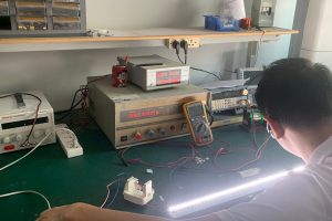 COMLED senior R&D team, LED Batten Linear light engineering test COMLED senior R&D team, LED Batten Linear light engineering test