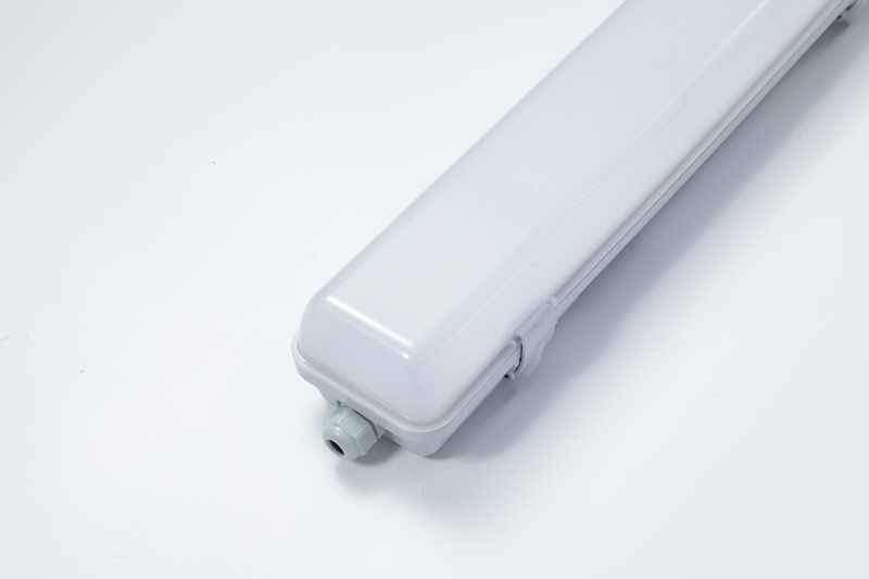 LED Tri-proof Batten Light Fixture Material durability LED waterproof batten light Fixture UV-resistant milky white PC diffuser and PC base, resistant to long time yellowing, light transmittance up to 88%; Stripe design, even and soft light.