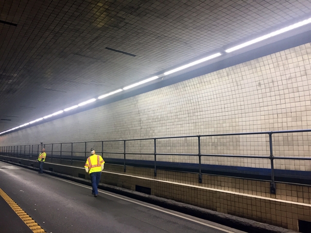linear light fitting tunnel